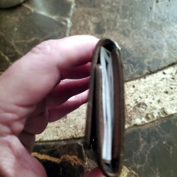 Vintage Louis Vuitton Monogram 4 Key Holder w/ $30 COA included - Picture 6 of 8